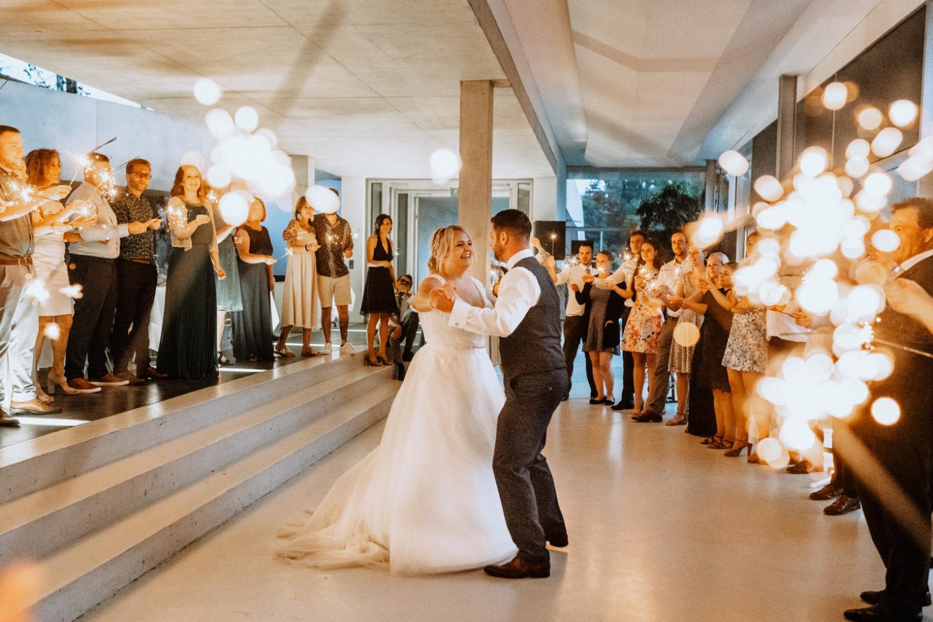 2021 212 Hochzeit Hochzeitstanz Lichter